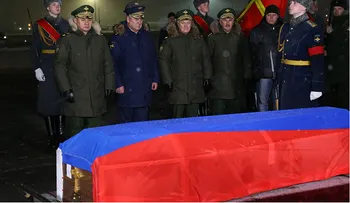 Cuerpo del piloto de cazabombardero ruso fue recibido con honores militares