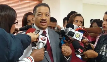 Roberto Rosario se dedicará a su firma de abogados