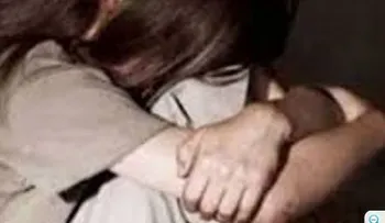 Envían a prisión hombre violó a su hija durante un año