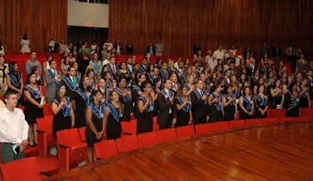 Gradúan a 87 especialistas en el Cabral y Báez