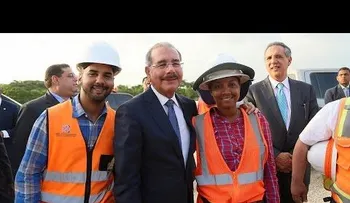 Presidente Medina visita La Nueva Barquita y Centro Educativo Niños del Camino