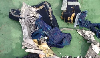 Un submarino busca las cajas negras del avión de EgyptAir que se estrelló en el Mediterráneo