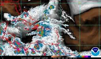 COE eleva a 15 las provincias en alerta por onda tropical