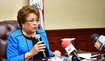 Alejandrina: Reinaldo debe mantener una posición neutral en el PLD 