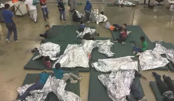 Inmigrante de El Salvador demanda a EE.UU. para que la reúnan con su hija, a la que tiene que amamantar