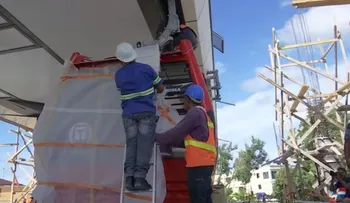 Montan primera cabina del Teleférico de Santo Domingo