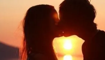 El beso asesino: un joven de 17 años murió después de besar a su novia