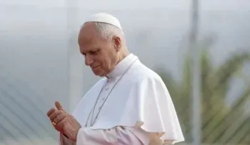 El papa León XIV visita Biblioteca Vaticana y recuerda que su madre fue bibliotecaria