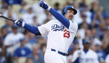 Dodgers ganan a Gigantes en partido tenso