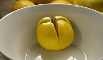 ESTO PODRIA SALVARTE LA VIDA: Corta unos limones y colócalos en tu dormitorio