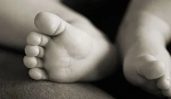 Muere bebé a quien su madre le dio leche de jabilla como remedio