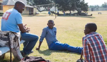 Así es la vida de un adolescente que nació con VIH