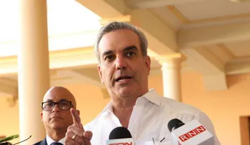 Abinader dice que a partir de esta semana aumentarán repatriación de haitianos ilegales