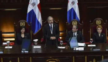Danilo anuncia que aumentará los salarios de empleados público y le sugiere al sector privado hacer lo mismo 