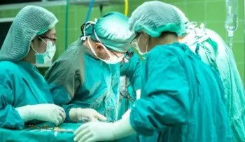 Médicos estadounidenses trasplantan con éxito un riñón de cerdo a un ser humano