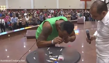Pastor de iglesia Pare de Sufrir da droga a adictos para "probar" liberación