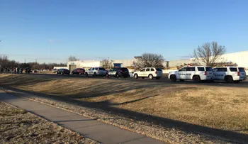 Tiroteo deja dos muertos y varios heridos en Kansas