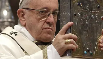 Papa Francisco se opone a entregar anticonceptivos, según carta filtrada por WikiLeaks