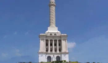Cultura dice que "es un mirador" lo que pretende licitar en Monumento a la Restauración