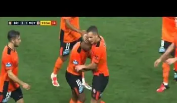 Portero quiso ser héroe pero terminó sentenciando la goleada a su equipo