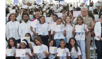 Desarrollo Social Supérate gradúa 1,187 niñas del proyecto "Club de Chicas"