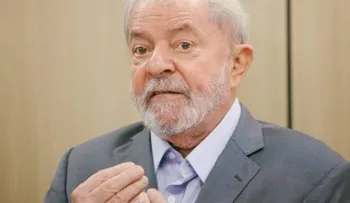 Lula: Brasil está gobernado por una "banda de locos"