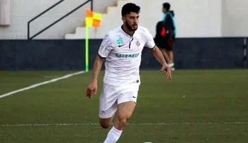Confirman detención de futbolista por intentar ingresar ilegalmente a un inmigrante a España