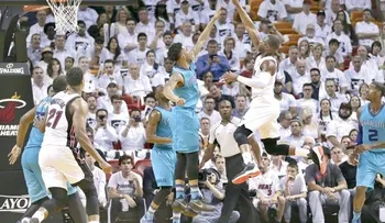 Cavaliers y Heat pasean a los Pistons y Hornets