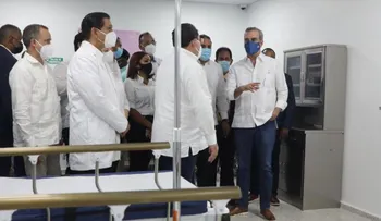 Presidente Luis Abinader deja en funcionamiento sala de emergencias en Hospital Regional Universitario San Vicente de Paúl
