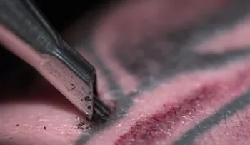 ¿Cómo funciona una máquina tatuadora a cámara lenta?