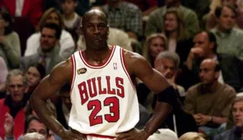 Camiseta de Michael Jordan usada en las Finales de 1998 se vende por $12,26 millones y marca un récord