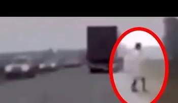 ¿Ciencia ficción o simplemente tuvo suerte de no morir en plena carretera?