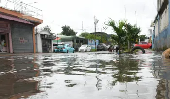 Lluvias dejan 100 viviendas afectadas y mantienen 21 provincias en alerta por vaguada