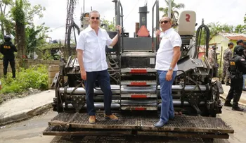 Presidente Abinader junto al ministro Deligne Ascención inicia Plan de Asfaltado en Los Alcarrizos