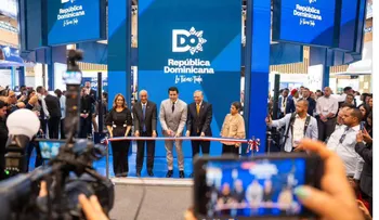 Collado inaugura pabellón dominicano en feria turística de Colombia