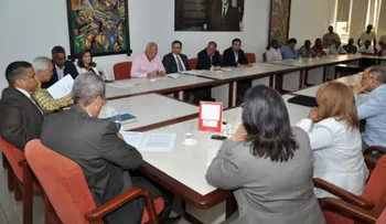  Empleadores y trabajadores discutirán alza salarial para empleados privados; convocan CNS 