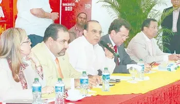 Antún se reúne con candidatos a diputados