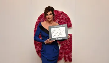 Viudo devuelve premio de Mujer del Año a revista por galardonar a Caitlyn Jenner