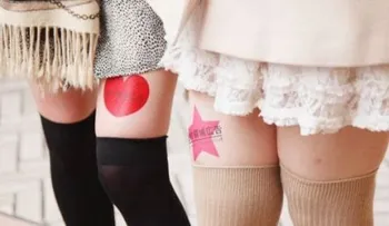 Mujeres japonesas alquilan sus piernas para colocar publicidad