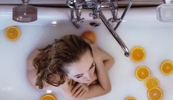 ¡Hazlo ya: un buen baño purificador contra las energías negativas!