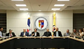 CES y representantes del Gobierno acuerdan retomar diálogo sobre Pacto Eléctrico