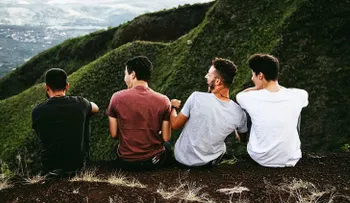 Cada vez más los adolescentes se alejan de los "ritos de iniciación" y no beben ni tienen citas