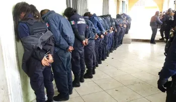 Detienen a todos los policías de un pueblo de Michoacán, México, por el asesinato de un candidato electoral
