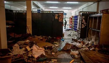 Turbas saquean 450 comercios en Venezuela