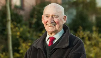 El conmovedor anuncio de un veterano de 89 años que pedía trabajo para no "morir de aburrimiento"