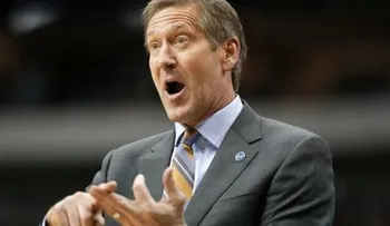 Suns de Phoenix destituyen al entrenador Hornacek