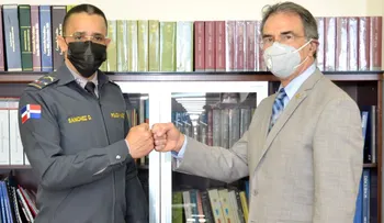 Presidente del TSE recibe visita de cortesía del director de la Policía Nacional