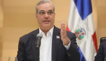 Abinader participa en firma para centro oncológico