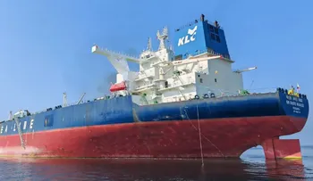 Mueren dos marineros filipinos tras ataque a petrolero saudita en el estrecho de Ormuz
