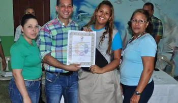Ministro de la Juventud realiza conversatorio en Cristo Rey